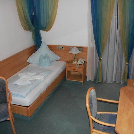 Landgasthaus & Hotel Kurfer Hof Bad Endorf Rum bild